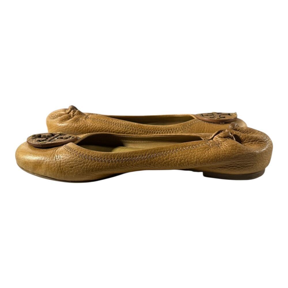 Tory Burch Reva Ballet Flats Brown 8 M Camel Leather Logo Medallion Elastic Back - Picture 10 of 12